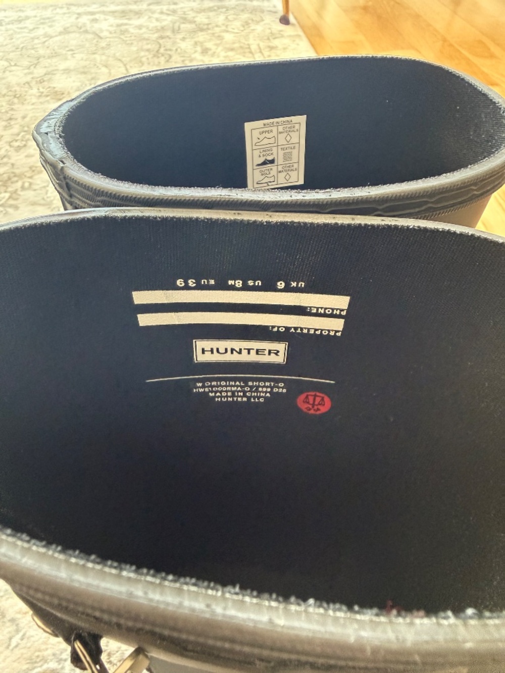 Mid calf Hunter rain boots 8 - Picture 2 of 5